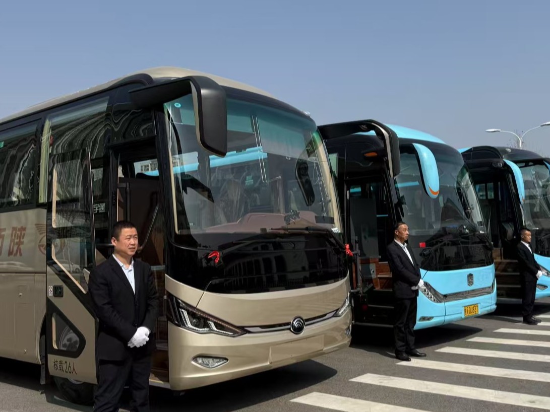 西安包车旅游，就找陕西逍遥国际旅行社！