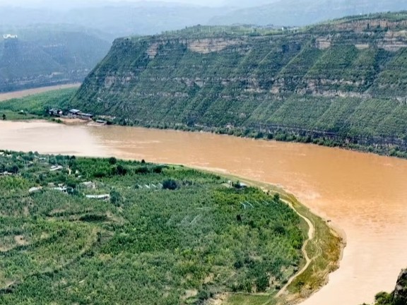乾坤湾旅游｜打卡黄河第一湾，体验大地书法之奇观